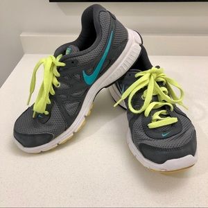 Nike Revolution 2 Women’s Sneaker Size 6.5